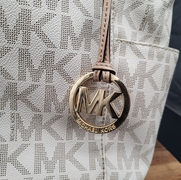 Michael Kors Cream Tote Bag with Signature Logo Print & Adj Straps, 15×11×5.5 - Picture 2 of 11